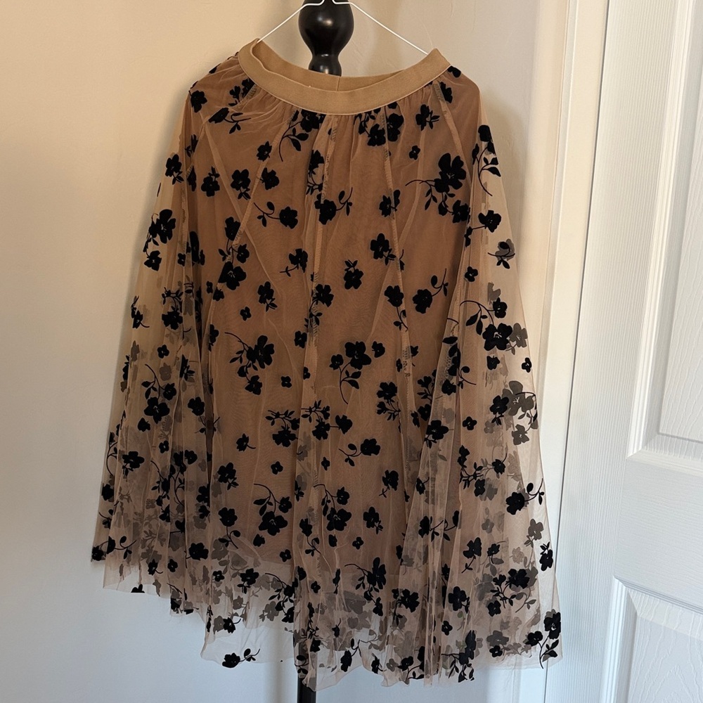 Chicwish- Floral Mesh Overlay Skirt